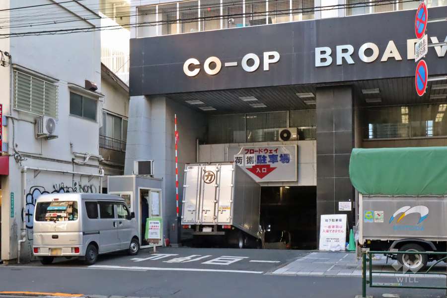 駐車場の出入り口