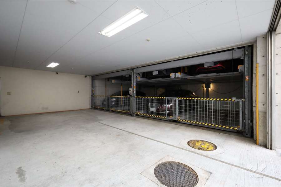 敷地内駐車場（屋内機械式）