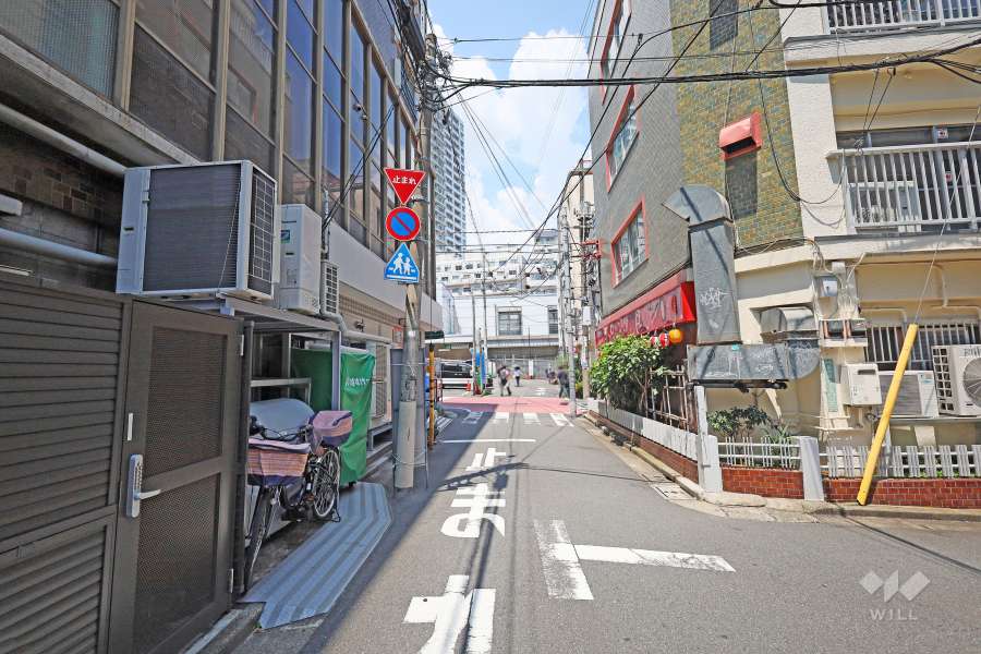 敷地東側の前面道路