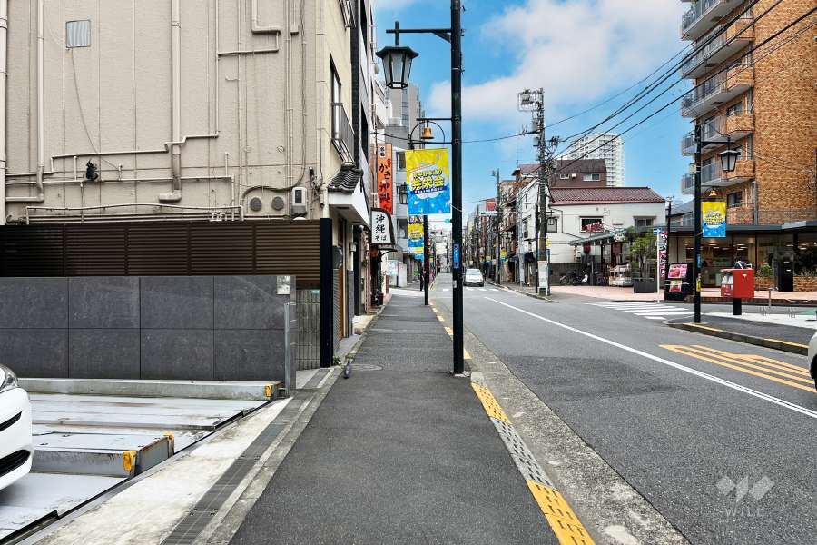 敷地北西側の前面道路