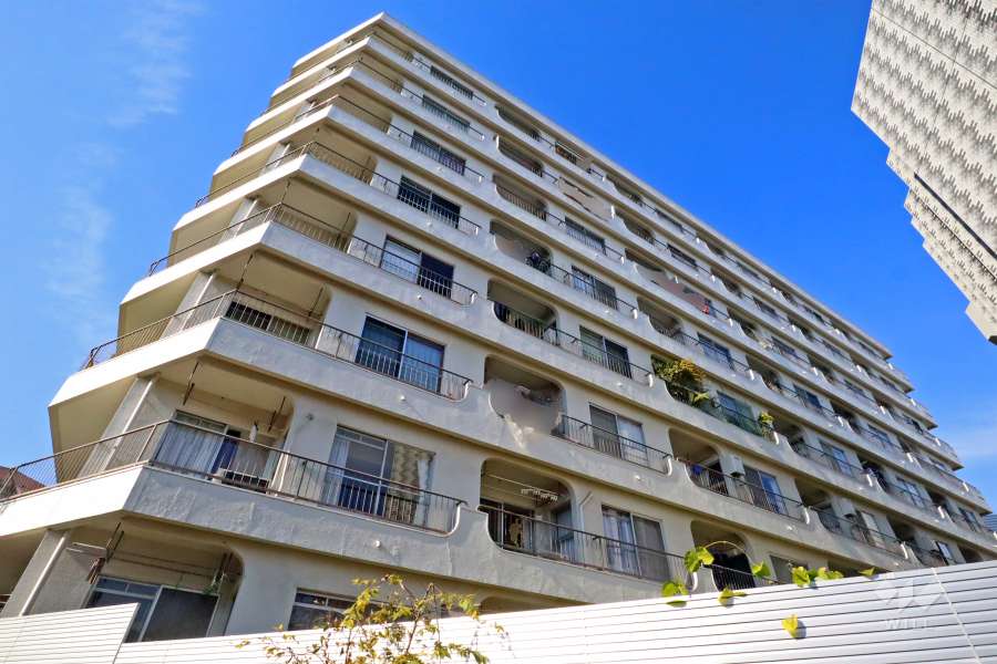 ヴィラロイヤル東中野の外観(南東側から)