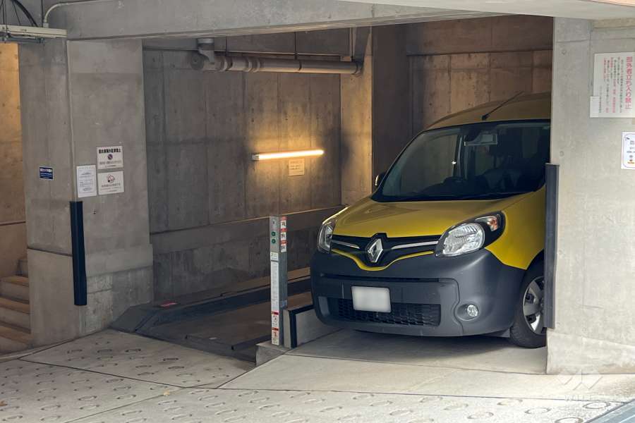 敷地内駐車場（屋内平面式）