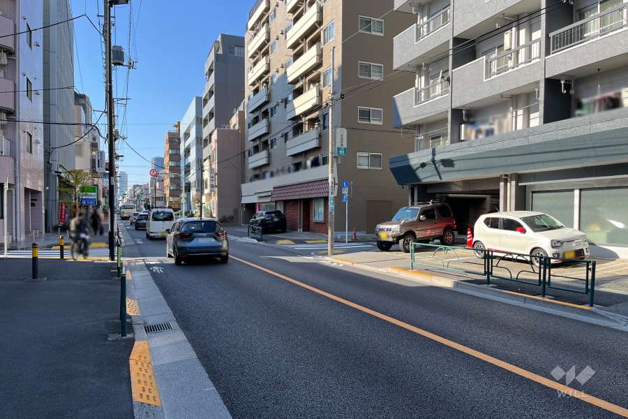 敷地南側の前面道路