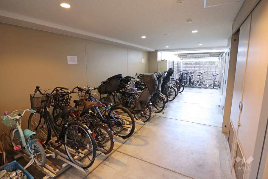 屋内に設けられた駐輪場