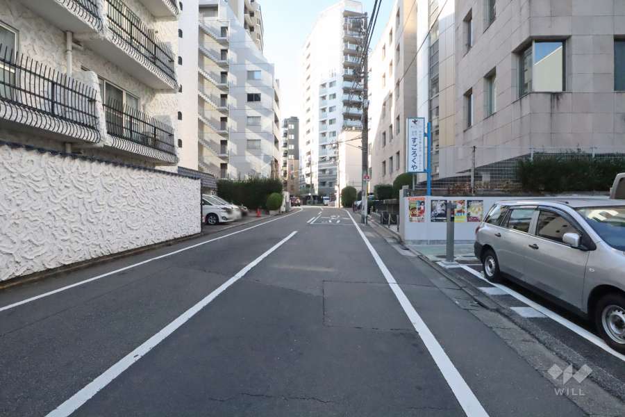 敷地北側の前面道路