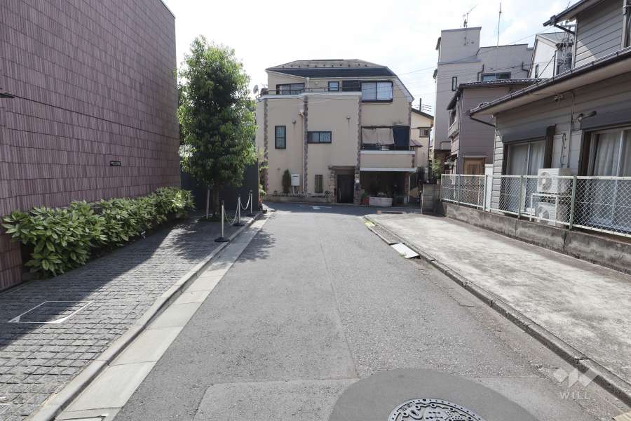 敷地北西側の前面道路