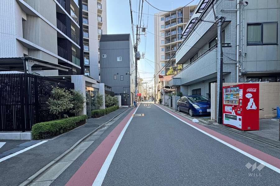 敷地北西側の前面道路