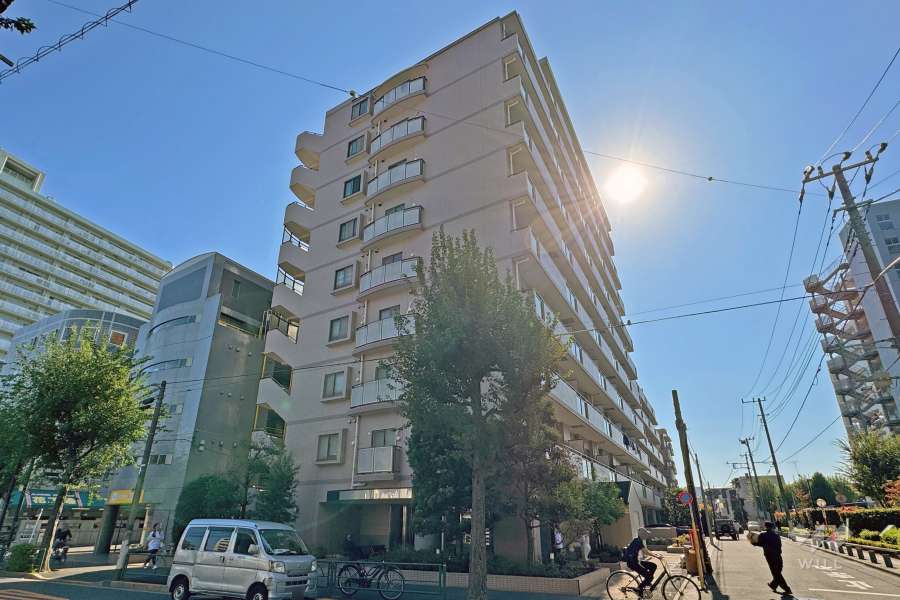 東急ドエルアルス中野南台の外観（北西側から）.