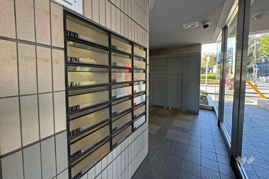 宅配ボックスと共用ポスト