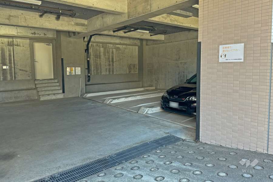 敷地内駐車場（屋内機械式）