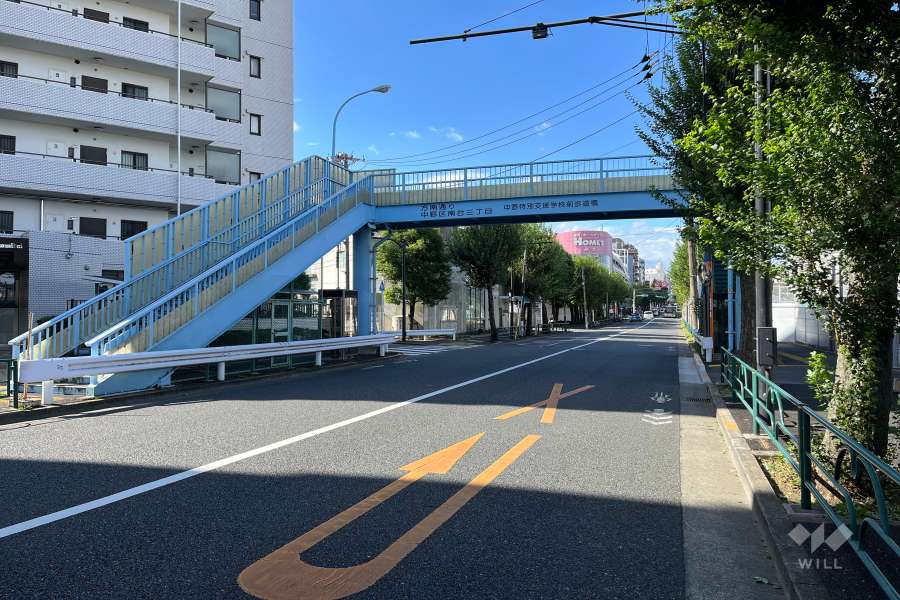 敷地北側の前面道路　