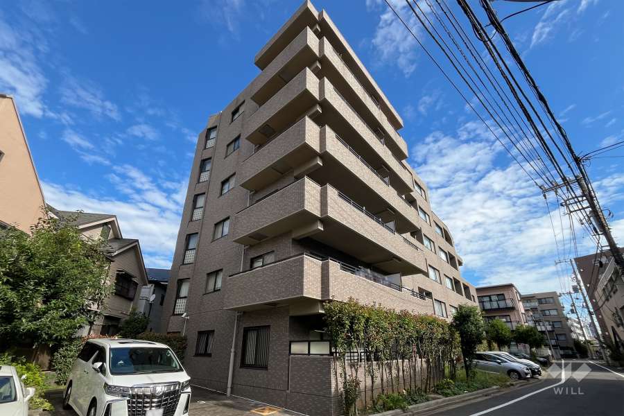 サーパス方南町の外観（南西側から）