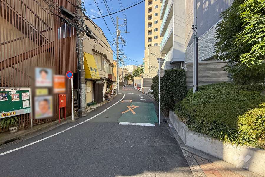 敷地南側の前面道路