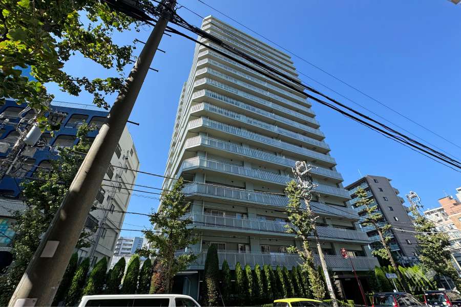 中野南台パークホームズの外観（南東側から）.