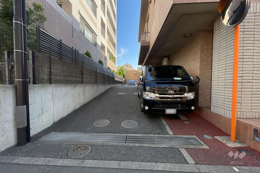 駐車場の出入り口