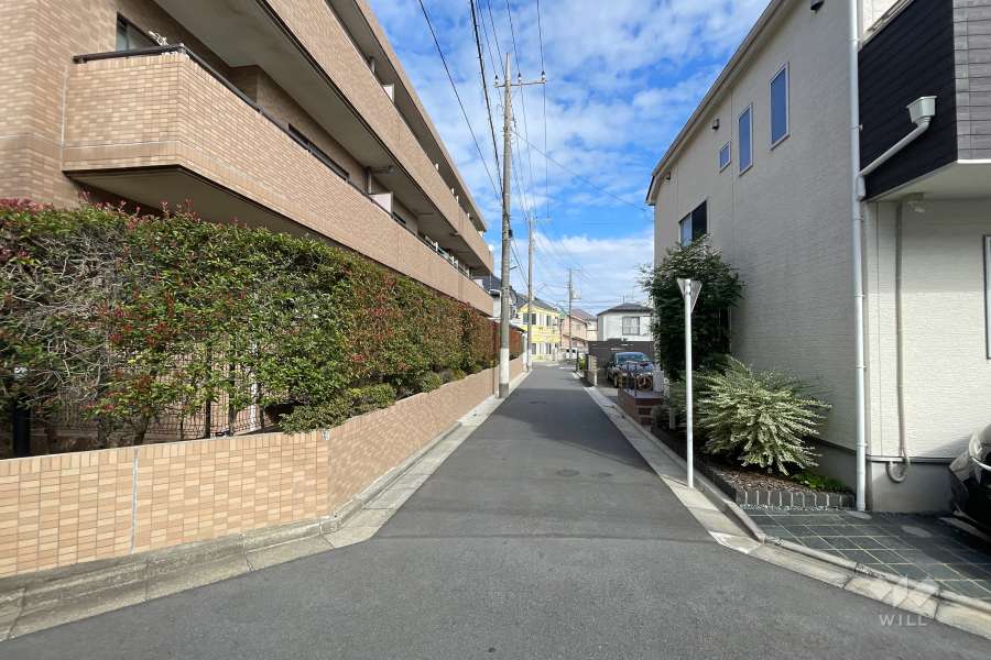 敷地南側の前面道路　