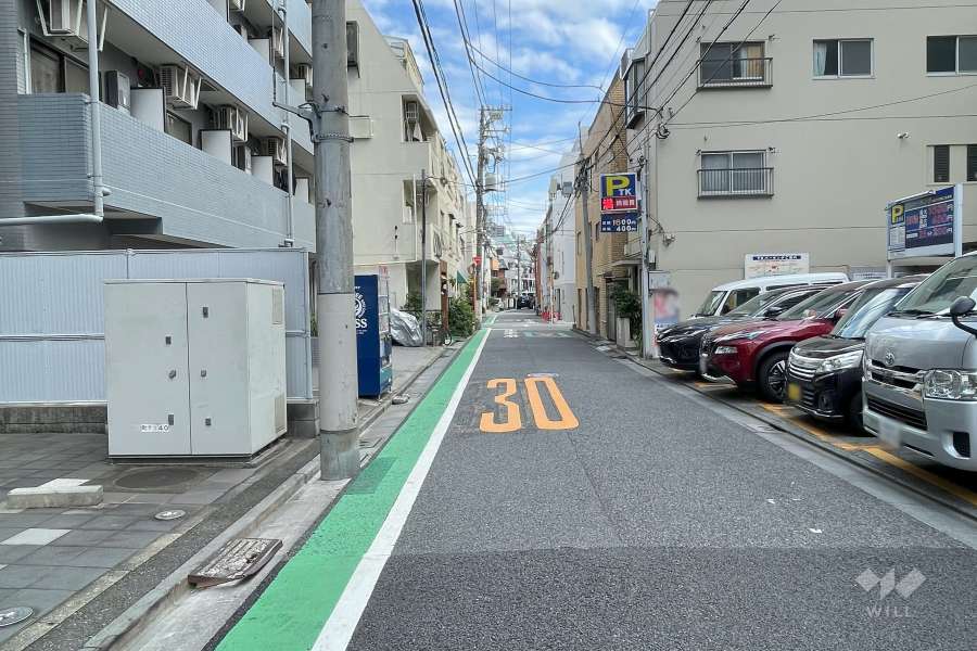 敷地南側の前面道路