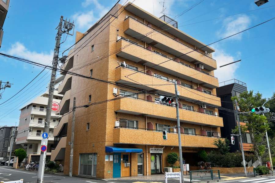 ライオンズマンション新中野の外観（北西側から）