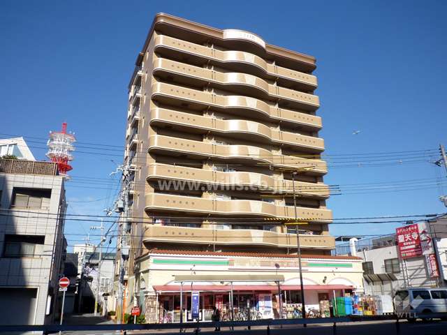 プリオーレ甲子園21の外観（南西側から）