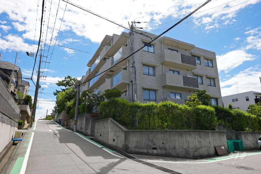 パーク・ハイム上甲東園くすのき通りの外観（北東側から）