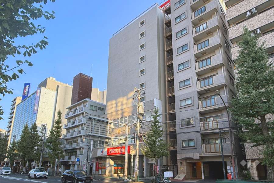 西京城西ビルの外観（北西側から）