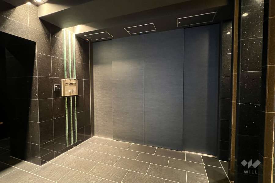 エントランスはオートロック付きです。