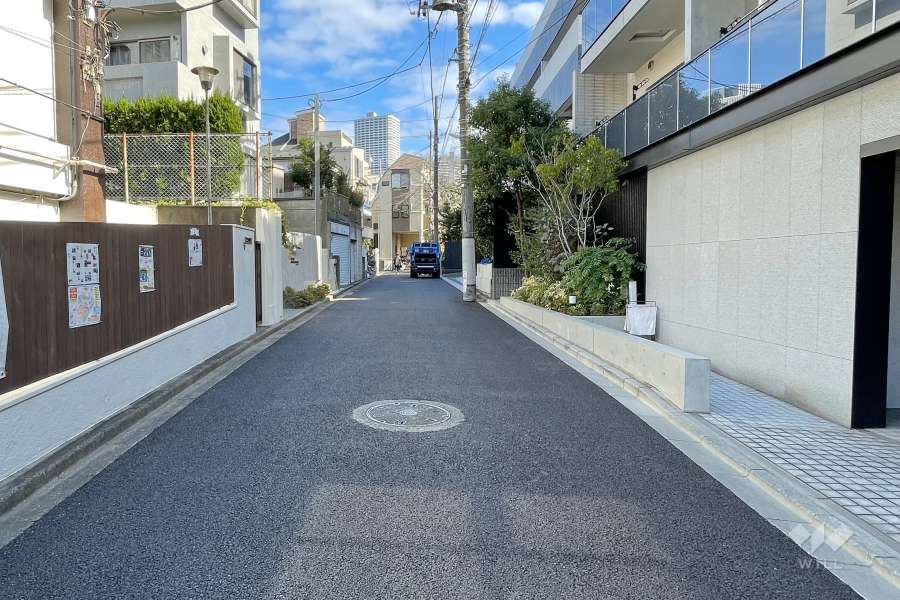敷地北側の前面道路　