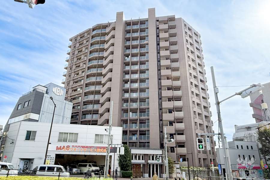 ナイスアーバン中野坂上の外観（北西側から）