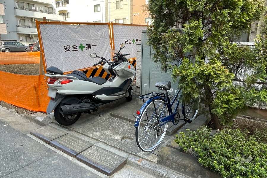 駐輪場とバイク置場
