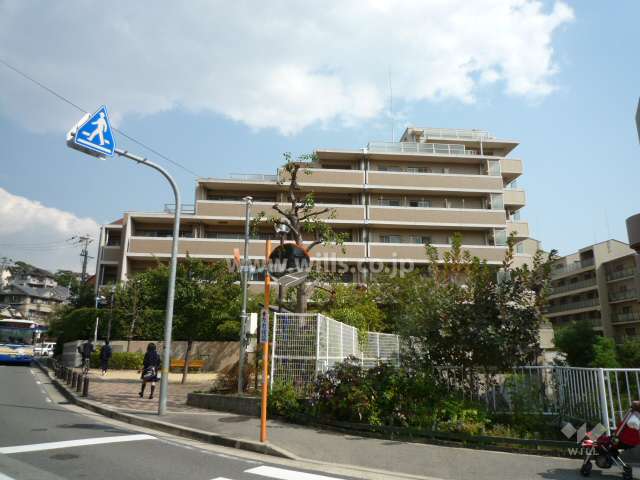 アルス甲陽園の外観（西側から）