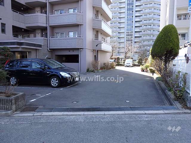 駐車場の出入り口