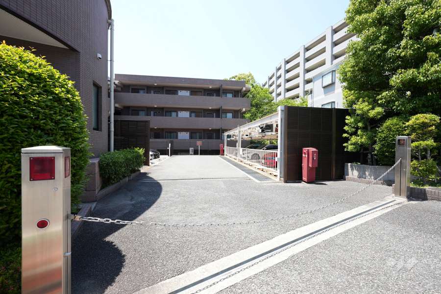 駐車場の出入口