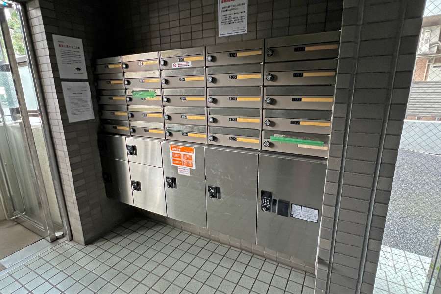 宅配ボックスと共用ポスト