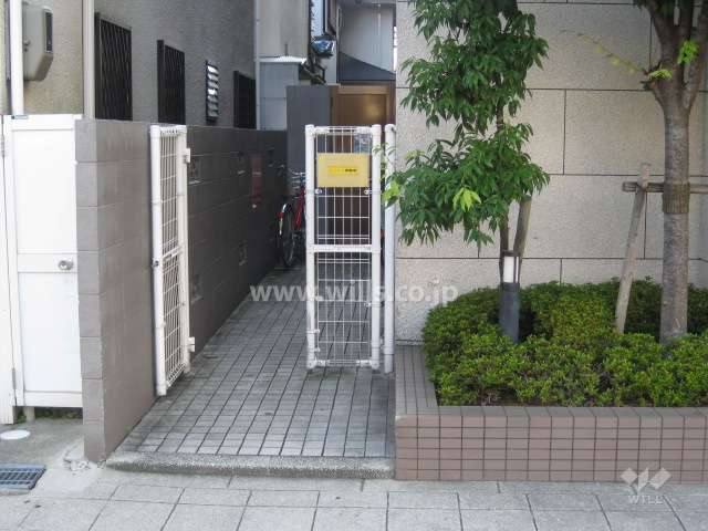 駐輪場入り口