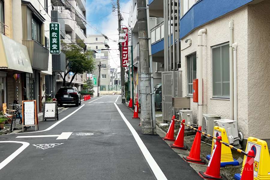 敷地北側の前面道路