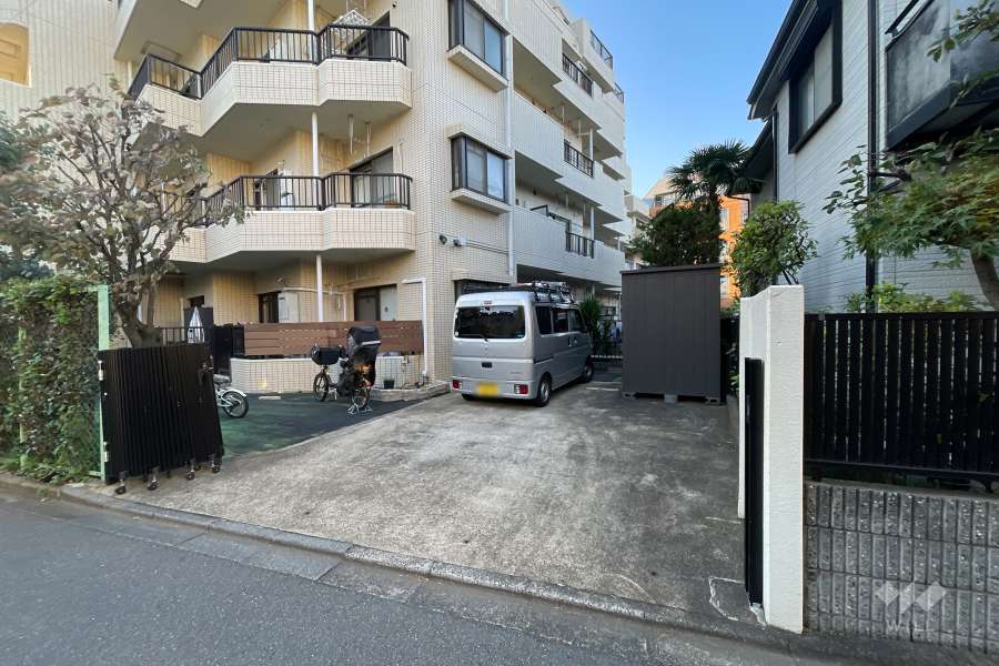 敷地内駐車場（屋外平面式）