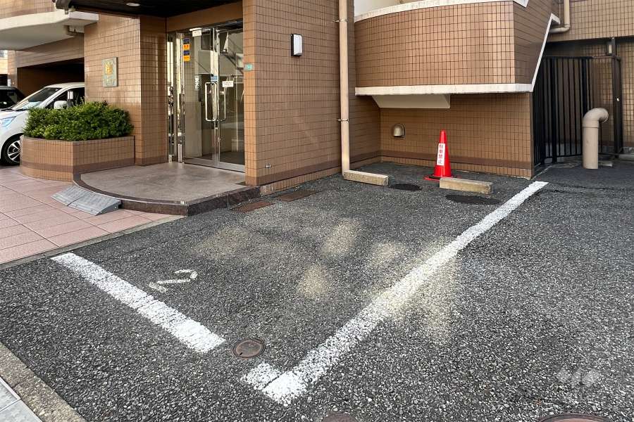 敷地内駐車場（屋外平面式）