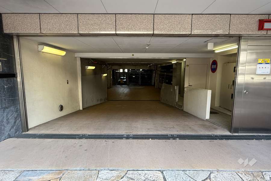 駐車場の出入り口