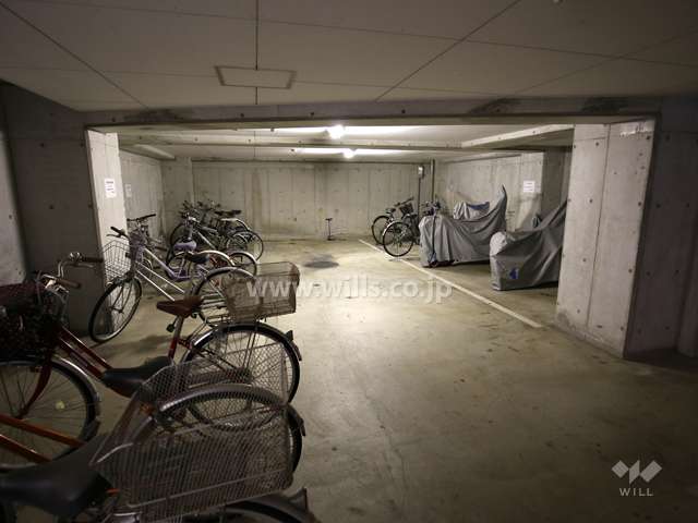地階にある自転車置き場