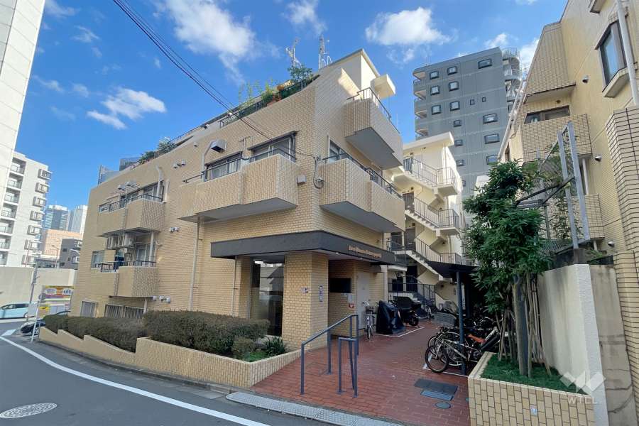 ライオンズマンション中野弥生町の外観（北西側から）