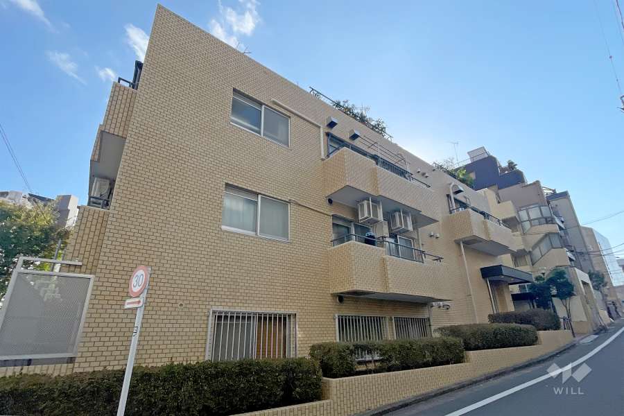 ライオンズマンション中野弥生町の外観（北東側から）