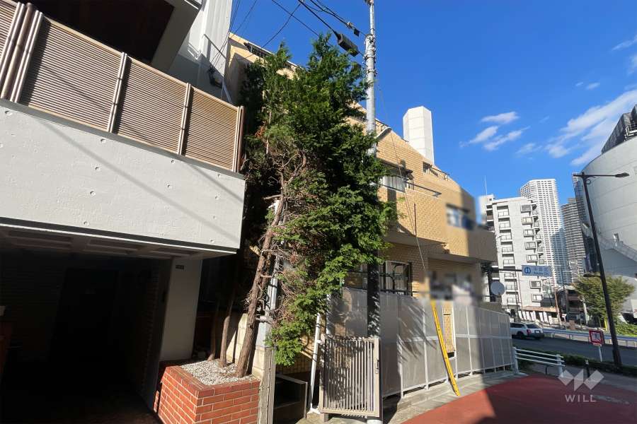 ライオンズマンション中野弥生町の外観（南西側から）