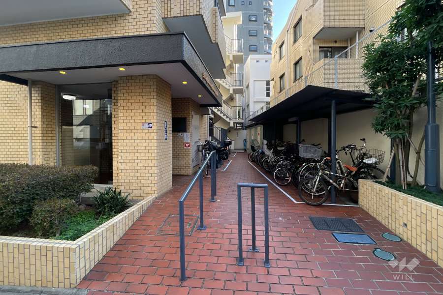 敷地入り口