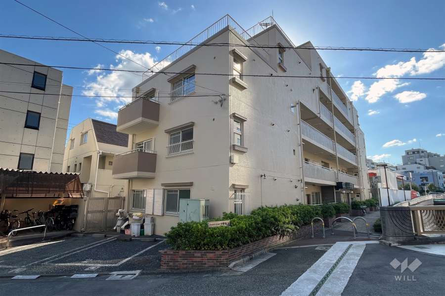 シャルマンコーポ中野坂上の外観（北東側から）