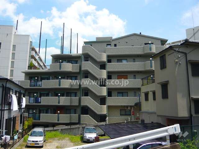 ジャルダン上ケ原壱番館の外観（西側から）