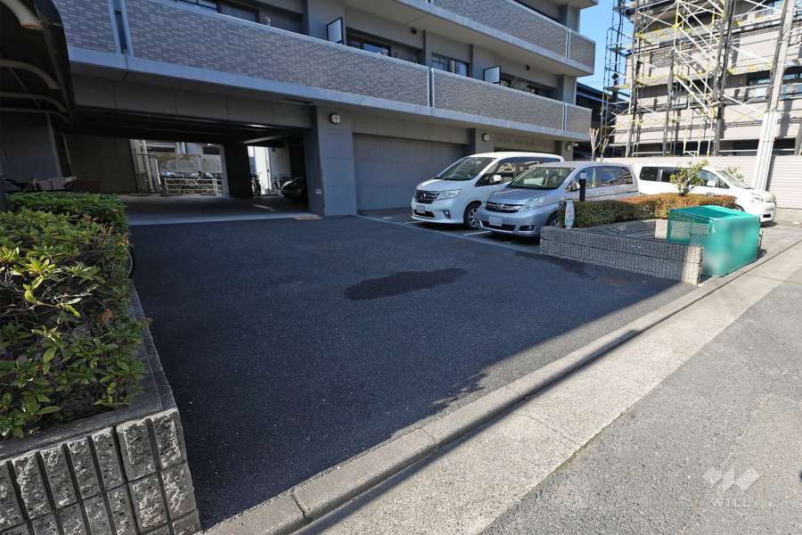 駐車場の出入口