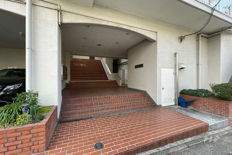 敷地入り口