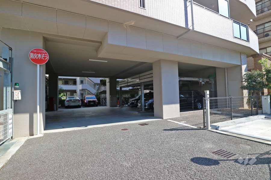 敷地内駐車場（屋外平面式・屋内機械式・屋外機械式）