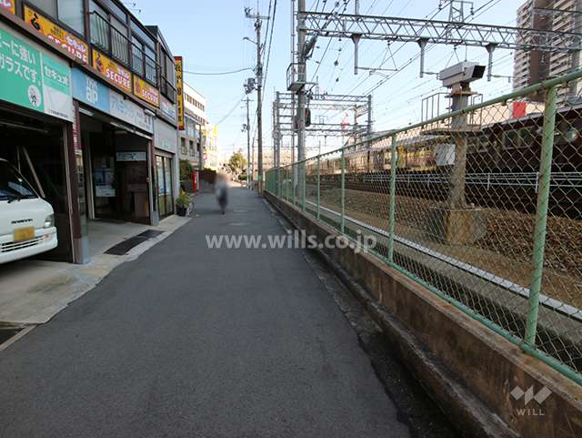 敷地南側の前面道路