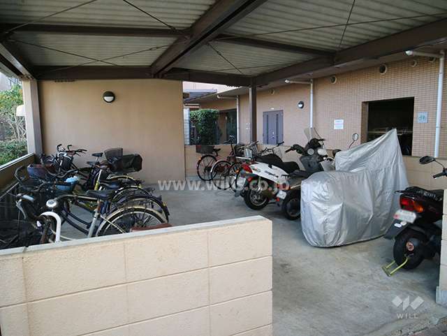 駐輪場とバイク置場